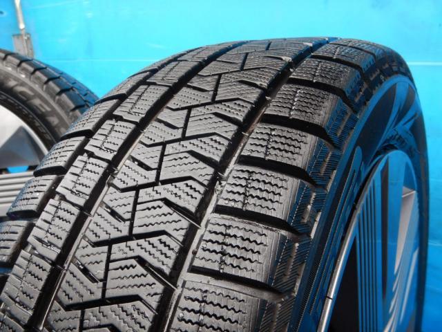 日産　ノート　パーツ情報
ノート、オーラ、キューブに装着できる16インチスタッドレスセット入庫です！
日産ノート純正スチールホイール　16インチ　ピレリスタッドレス付！