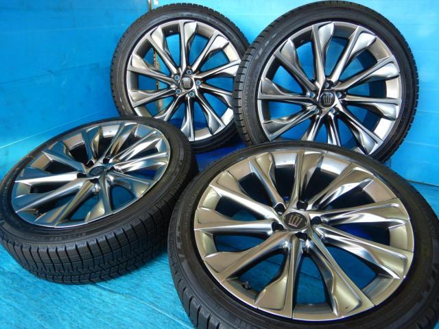 トヨタ　クラウンクロスオーバー　パーツ情報
クラウンクロスオーバー純正21インチの溝たっぷりスタッドレスセット入庫です！