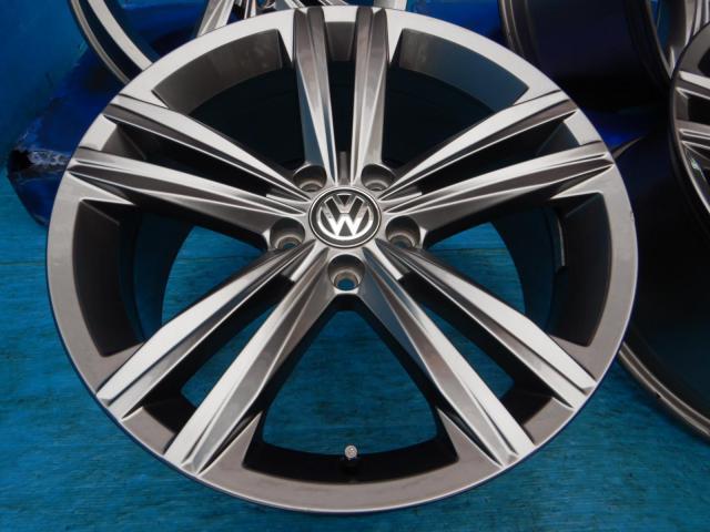 フォルクスワーゲン　アルテオン　パーツ情報
フォルクスワーゲン純正18インチ入庫です！
アルテオン、パサート、ザ・ビートル、シロッコなどに！