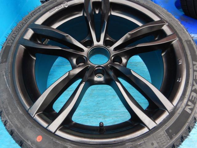 ＢＭＷ　３シリーズ　パーツ情報
BMW3シリーズ、Z4に装着できる新品スタッドレス付18インチ入庫です！
MAKルフト　18インチ　ネクセン製新品スタッドレス付！