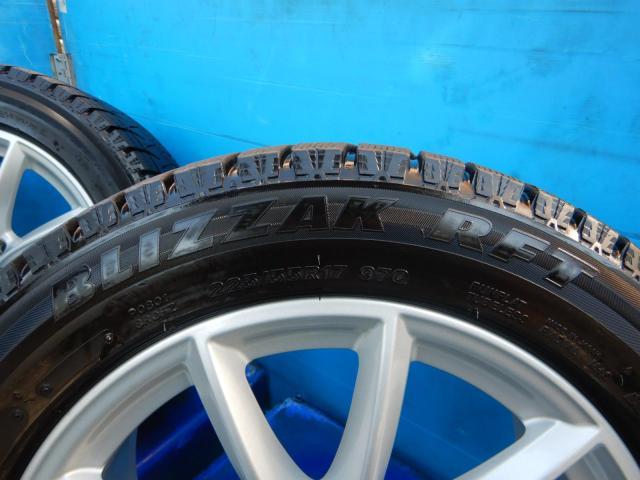 ＢＭＷ　Ｘ１　パーツ情報
BMW　X1、X2に装着できる17インチランフラットスタッドレスセット入庫です！
BMW純正Vスポーク560　17インチ　ブリヂストンランフラットスタッドレス付！