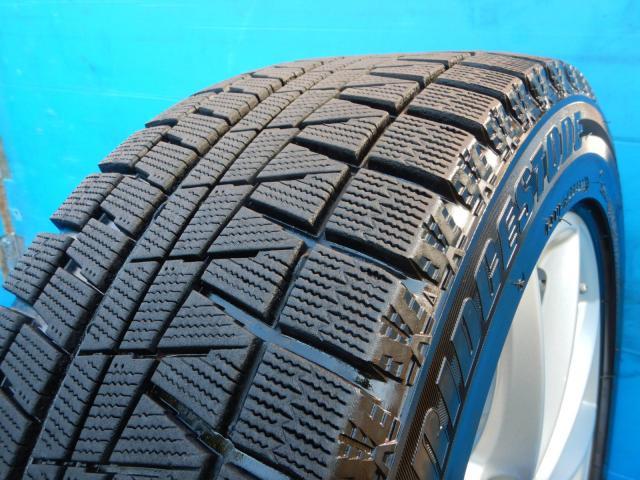 ＢＭＷ　Ｘ１　パーツ情報
BMW　X1、X2に装着できる17インチランフラットスタッドレスセット入庫です！
BMW純正Vスポーク560　17インチ　ブリヂストンランフラットスタッドレス付！