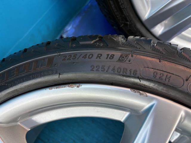 ＢＭＷ　１シリーズ　パーツ情報
BMW1シリーズ、2シリーズクーペ、3シリーズ用の18インチスタッドレスセット入庫です！
BMW純正ダブルスポーク386M　18インチ　ミシュランスタッドレス付！