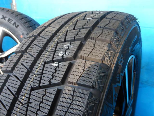 トヨタ　ノア　パーツ情報
ノア、VOXY、エスクァイアに装着できる新品スタッドレス付15インチセット入庫です！
SR　15インチ　ネクセン新品スタッドレス付！