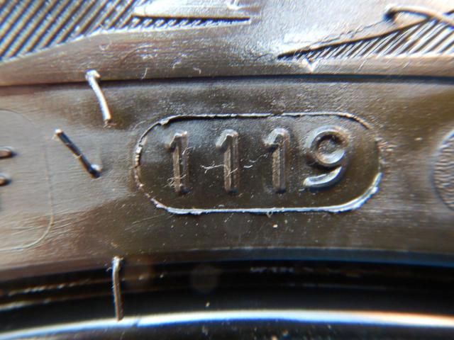 ＢＭＷ　１シリーズ　パーツ情報
BMW1シリーズ、2シリーズグランクーペ、ミニクラブマンに装着できる18インチスタッドレスセット入庫です！
MAK　FAHR　18インチ　ノキアン製スタッドレス付！