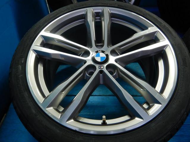 ＢＭＷ　３シリーズ　パーツ情報
BMW3、4シリーズオプション19インチ純正入庫です！
BMW純正ダブルスポーク704M　19インチ　新品タイヤ付！