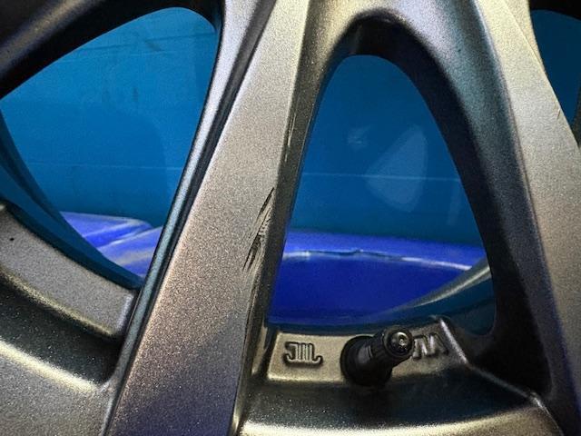 トヨタ　アクア　パーツ情報
アクア、ヴィッツ、ヤリスなどに装着できる新品スタッドレス付15インチセット入庫です！
GRASS　15インチ　新品スタッドレス付！