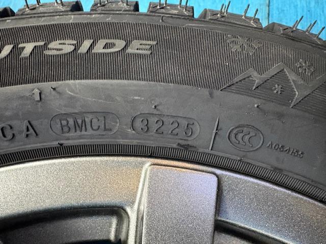 トヨタ　アクア　パーツ情報
アクア、ヴィッツ、ヤリスなどに装着できる新品スタッドレス付15インチセット入庫です！
GRASS　15インチ　新品スタッドレス付！