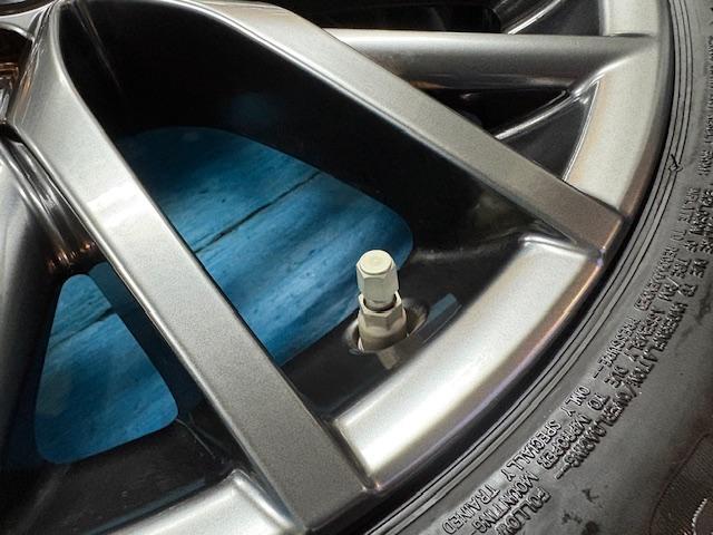 レクサス　ＲＸ　パーツ情報
レクサスRX純正20インチの溝たっぷりスタッドレス付セット入庫です！
レクサスRX（20系）Fスポーツ純正　20インチ　ブリヂストンスタッドレス付！