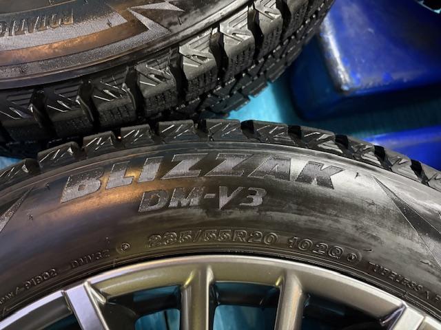 レクサス　ＲＸ　パーツ情報
レクサスRX純正20インチの溝たっぷりスタッドレス付セット入庫です！
レクサスRX（20系）Fスポーツ純正　20インチ　ブリヂストンスタッドレス付！