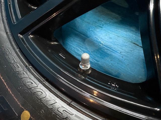 ＢＭＷ　Ｘ１　パーツ情報
BMW現行X1、X2、ミニカントリーマンに装着できる18インチスタッドレスセット入庫です！
MAK　FAHR　18インチ　ピレリ溝たっぷりスタッドレス付！