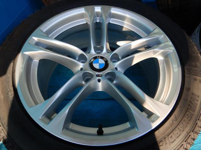 ＢＭＷ　５シリーズ　パーツ情報
BMW5シリーズ、6シリーズに装着できる新品スタッドレスタイヤ付き18インチセット入庫です！
BMW純正ダブルスポーク613M　18インチ　新品スタッドレス付！