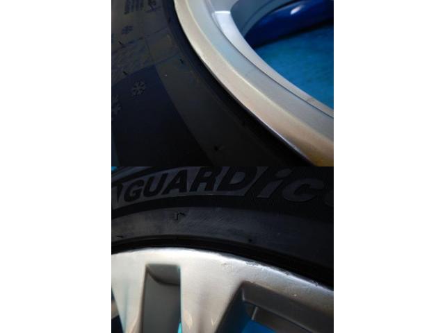 ＢＭＷ　５シリーズ　パーツ情報
BMW5シリーズ、6シリーズに装着できる新品スタッドレスタイヤ付き18インチセット入庫です！
BMW純正ダブルスポーク613M　18インチ　新品スタッドレス付！