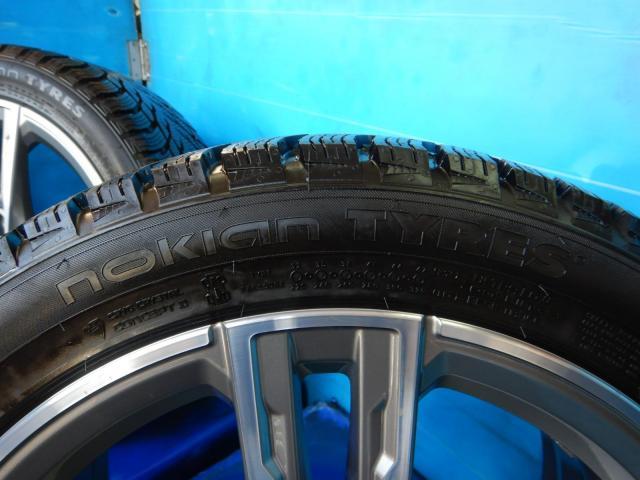 ＢＭＷ　１シリーズ　パーツ情報
BMW1シリーズ、2シリーズオプション17インチ純正ランフラットスタッドレスセット入庫です！
BMW純正ダブルスポーク550M　17インチ　ランフラットスタッドレス付！