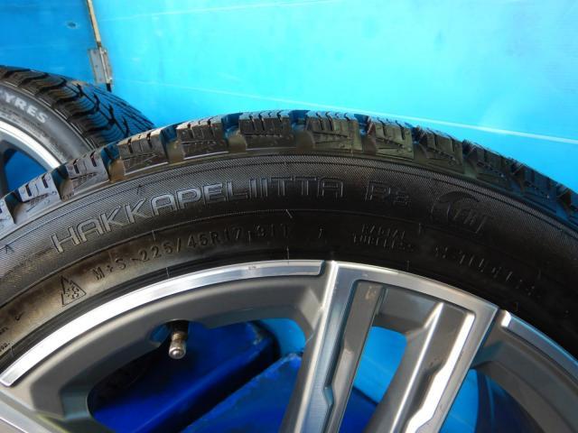 ＢＭＷ　１シリーズ　パーツ情報
BMW1シリーズ、2シリーズオプション17インチ純正ランフラットスタッドレスセット入庫です！
BMW純正ダブルスポーク550M　17インチ　ランフラットスタッドレス付！