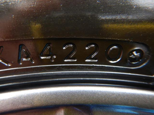 トヨタ　アクア　パーツ情報
アクア、ヴィッツ、フィット、スイフト、キューブなどに装着できる15インチスタッドレスセット入庫です！
AIRNOVA　15インチ　ブリヂストンスタッドレス付！