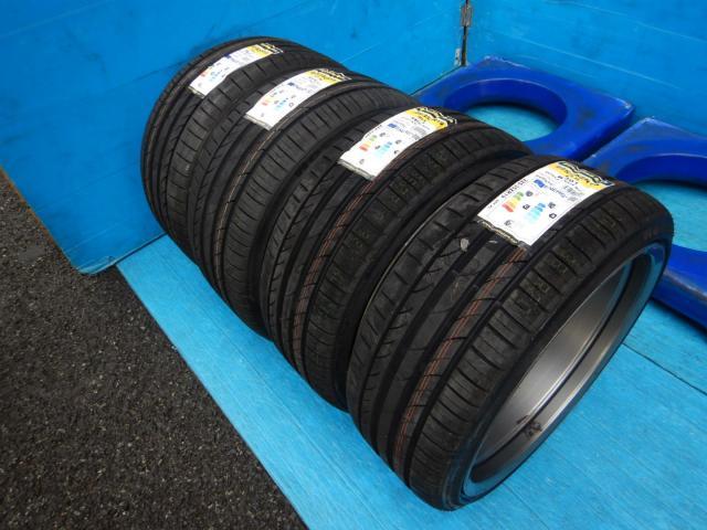 ＢＭＷ　３シリーズ　パーツ情報
BMW3シリーズ、Z4に流用できるM3鍛造純正19インチ新品タイヤ付きセット入庫です！
BMW純正ダブルスポーク220M　19インチ　新品タイヤ付！