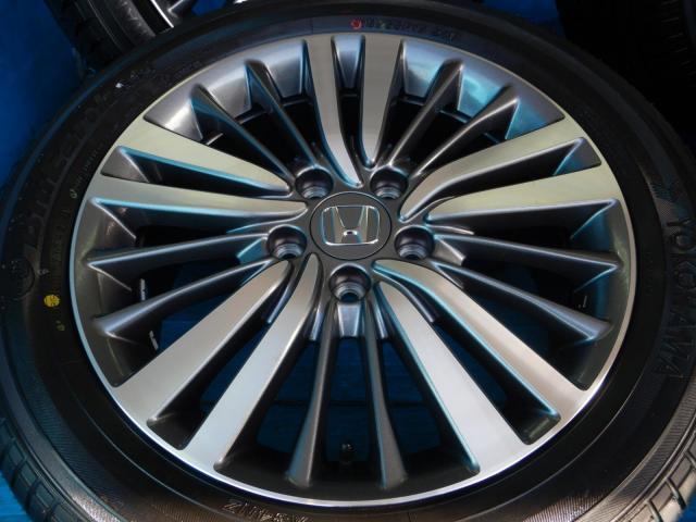 ホンダ　オデッセイ　パーツ情報
新車外しのオデッセイ17インチ純正入庫です！
オデッセイ（RC系）純正　17インチ　ヨコハマブルーアース付！