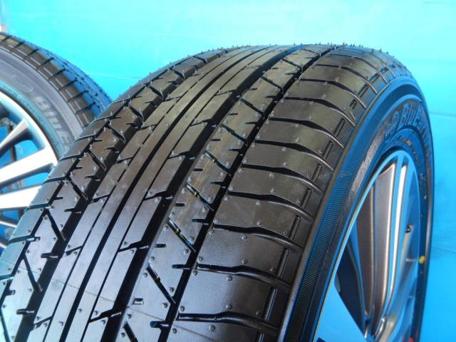 ホンダ　オデッセイ　パーツ情報
新車外しのオデッセイ17インチ純正入庫です！
オデッセイ（RC系）純正　17インチ　ヨコハマブルーアース付！