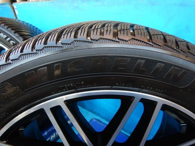 ポルシェ　カイエンクーペ　パーツ情報
ポルシェカイエンクーペ純正21インチのウインタータイヤセット入庫です！
ポルシェカイエンクーペ（9Y)純正RSスパイダーデザイン　21インチ　ミシュランウインタータイヤ付！