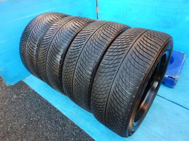 ポルシェ　カイエンクーペ　パーツ情報
ポルシェカイエンクーペ純正21インチのウインタータイヤセット入庫です！
ポルシェカイエンクーペ（9Y)純正RSスパイダーデザイン　21インチ　ミシュランウインタータイヤ付！