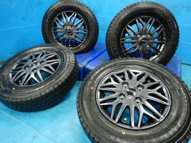 ダイハツ　ハイゼットバン　パーツ情報
軽トラ、軽バン用12インチスタッドレスセット入庫です！
SIBILLA NEXT-W45　12インチ　ダンロップ軽自動車バン用LTスタッドレス付！