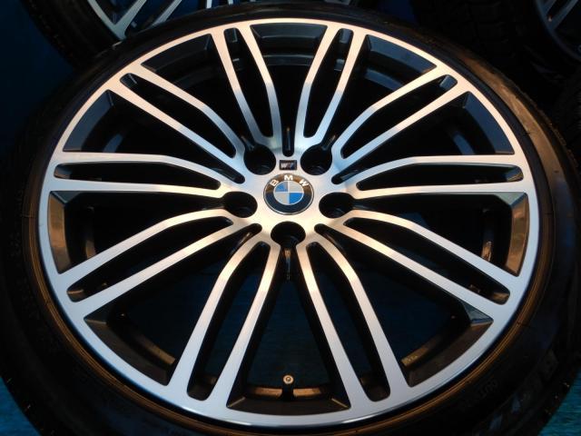 ＢＭＷ　５シリーズ　パーツ情報
BMW5シリーズ、4シリーズグランクーペ、8シリーズに装着できる19インチスタッドレスセット入庫です！
BMW純正ダブルスポーク664M　19インチ　ブリヂストンスタッドレス付！