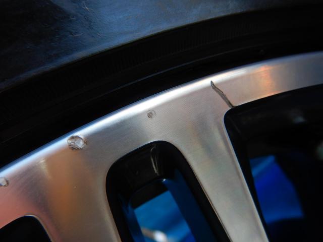 ＢＭＷ　５シリーズ　パーツ情報
BMW5シリーズ、4シリーズグランクーペ、8シリーズに装着できる19インチスタッドレスセット入庫です！
BMW純正ダブルスポーク664M　19インチ　ブリヂストンスタッドレス付！