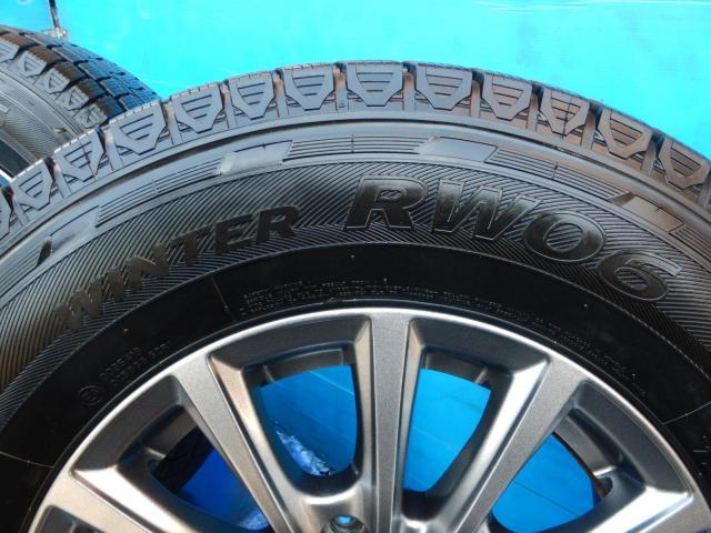 トヨタ　ハイエースバン　パーツ情報
ハイエース、レジアスエースに装着できる15インチスタッドレスセット入庫です！
KAZERA-H300　15インチ　バン用LTスタッドレス付！