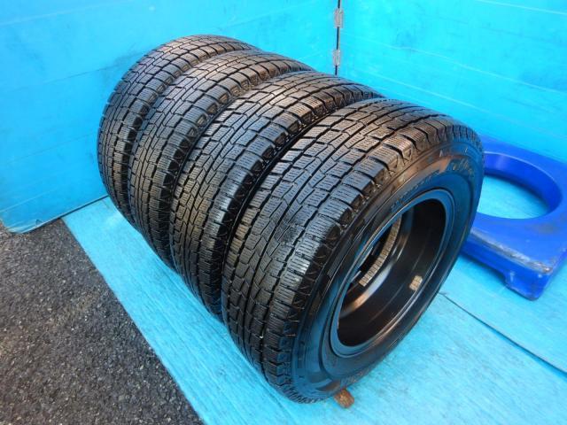 トヨタ　ハイエースバン　パーツ情報
ハイエース、レジアスエースに装着できる15インチスタッドレスセット入庫です！
KAZERA-H300　15インチ　バン用LTスタッドレス付！