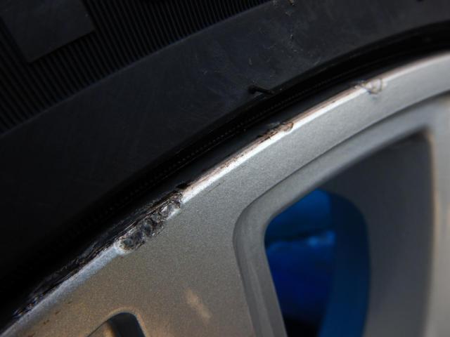 ＢＭＷ　３シリーズ　パーツ情報
BMW3シリーズ、4シリーズ、2シリーズクーペに装着できる新品スタッドレス付18インチセット入庫です！
MAK　FAHR　18インチ　新品スタッドレス付！