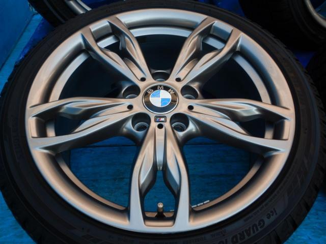 ＢＭＷ　１シリーズ　パーツ情報
BMW1シリーズ、2シリーズクーペなどに装着できる18インチスタッドレスセット入庫です！
BMW純正ダブルスポーク436M　18インチ　ヨコハマスタッドレス付！