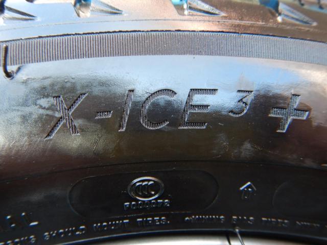 ＢＭＷ　３シリーズ　パーツ情報
BMW3シリーズ、4シリーズ、X1に装着できる17インチスタッドレスセット入庫です！
BMW純正ダブルスポーク392　17インチ　ミシュランスタッドレス付！