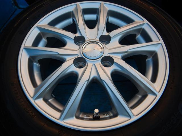 トヨタ　アクア　パーツ情報
アクア、ヴィッツ、フィット、キューブ、デミオなどに装着できる14インチスタッドレスセット入庫です！
GRASS　14インチ　ヨコハマスタッドレス付！