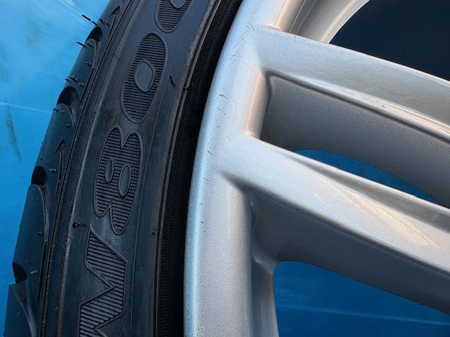 ＢＭＷ　３シリーズ　パーツ情報
BMW3シリーズ、Z4などに流用できる5シリーズ純正19インチ入庫です！
BMW純正ダブルスポーク351M　19インチ　ラベル付き未使用タイヤ付！