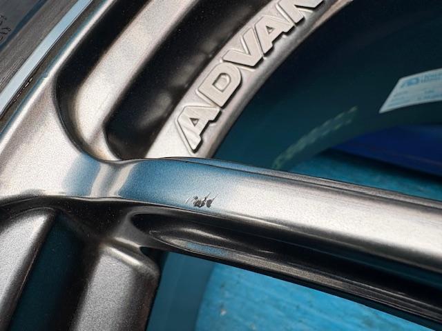 ＢＭＷ　１シリーズ　パーツ情報
BMW1シリーズ、2シリーズクーペ、3シリーズなどに装着できる18インチ新品タイヤ付きセット入庫です！
アドバンレーシングRZⅡ　18インチ