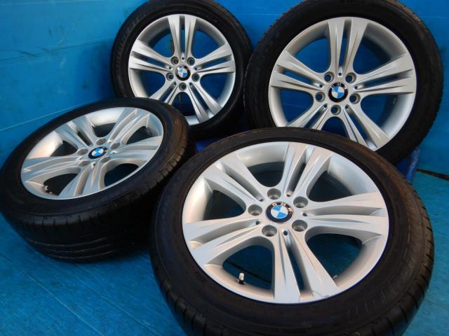 ＢＭＷ　３シリーズ　パーツ情報
BMW3シリーズ、4シリーズに装着できる純正17インチ入庫です！
BMW純正ダブルスポーク392　17インチ　BMW承認ランフラット付！