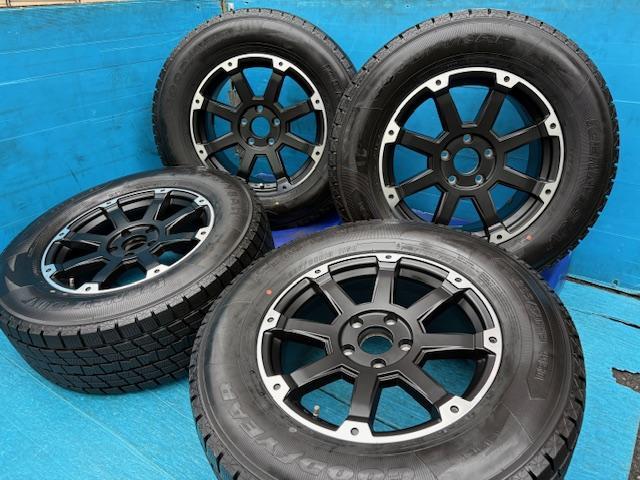 クライスラー・ジープ　ジープ・ラングラー　パーツ情報
ジープラングラーに装着できる18インチスタッドレスセット入庫です！
BADX ROCK KELLY 18インチ　グッドイヤースタッドレス付！