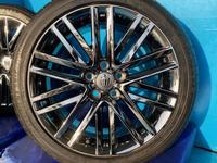 クラウン純正18インチの溝たっぷりスタッドレス付きセット入庫 クラウン純正18インチの溝たっぷりスタッドレス付きセット入庫