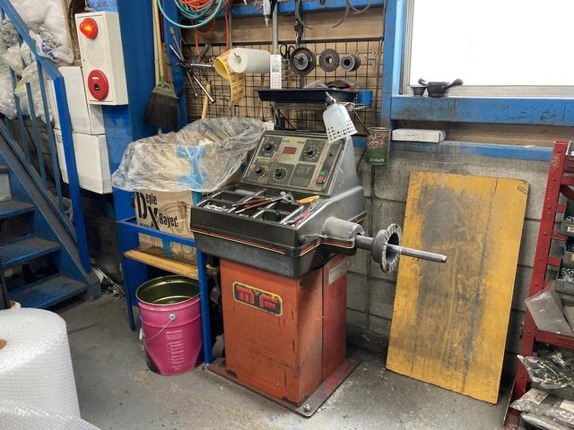 格安タイヤ　トレッド武蔵村山岸店6