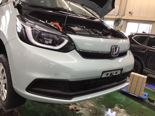 ホンダ　フィット　バンパー交換