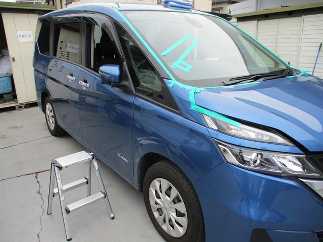 フロントガラス交換　日産セレナ　上尾