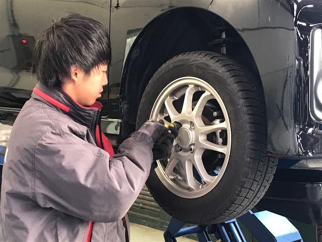 国家資格を持った整備士が、お車を隅々までチェック致します。