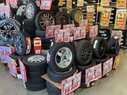 新品＆中古タイヤ販売、タイヤ買取、持ち込みタイヤ交換等お任せ下さい。