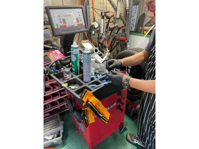 HONDA S2000 タイヤ交換