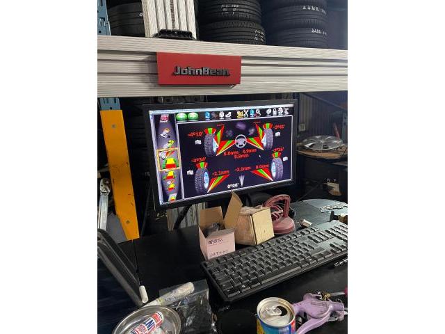 スイフト　アライメント調整