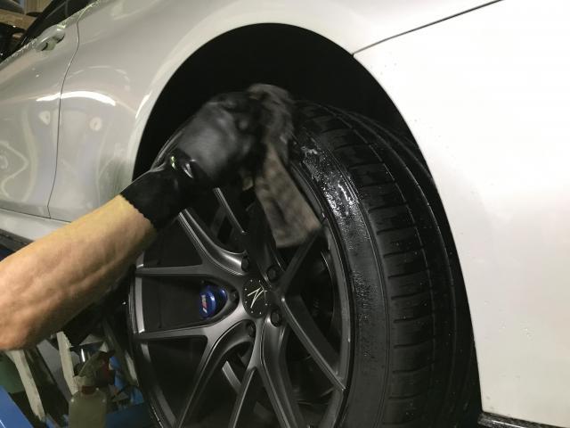 Ｍ４　タイヤ組込み