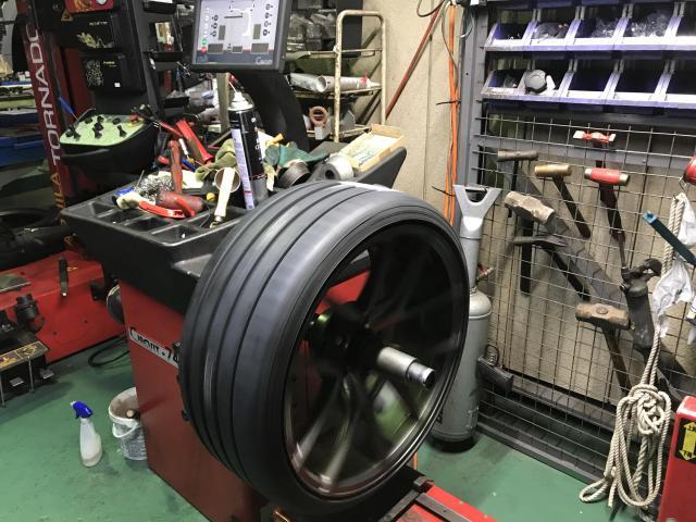 Ｍ４　タイヤ組込み