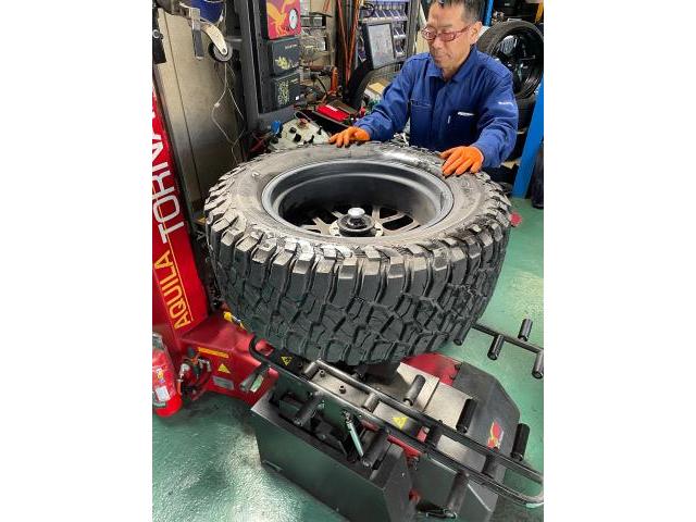 クライスラー　Jeep持込タイヤ交換
37×12.5R20
