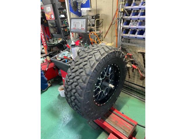 クライスラー　Jeep持込タイヤ交換
37×12.5R20
